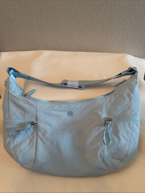 NEW Lululemon Slouchy Sling Bag 6 L in Foam Cloud